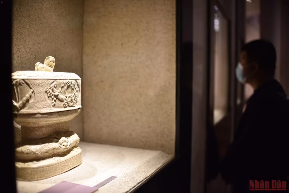 Nét riêng biệt của gốm Việt nghìn năm -0