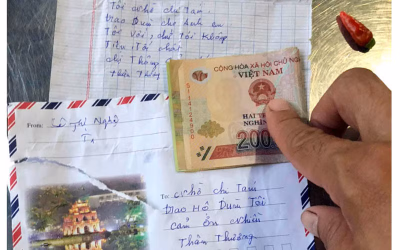 Món quà cụ Nghệ gửi tặng lực lượng tuyến đầu chống dịch. 