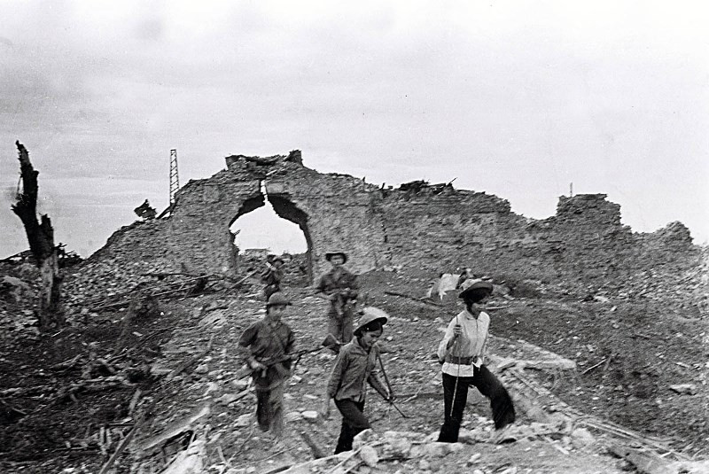 Các chiến sĩ cùng bức Thành cổ trụ vững 81 ngày đêm dưới mưa bom, năm 1972. Đất thép Quảng Trị qua hồi ức phóng viên chiến trường (tiếp theo) -0