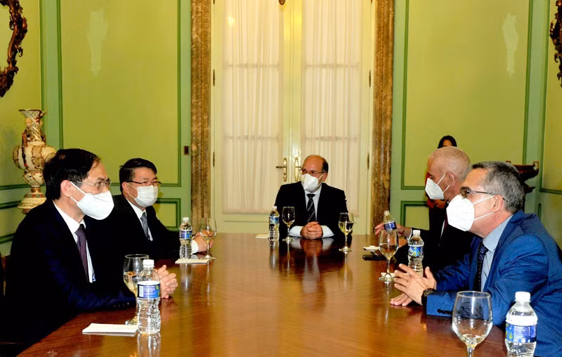 Bộ trưởng Bùi Thanh Sơn gặp gỡ lãnh đạo Bộ Ngoại giao các nước -0