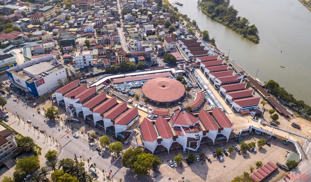 Hoa vẫn nở trên chiến trường năm xưa - Quảng Trị sau 50 năm giải phóng -0