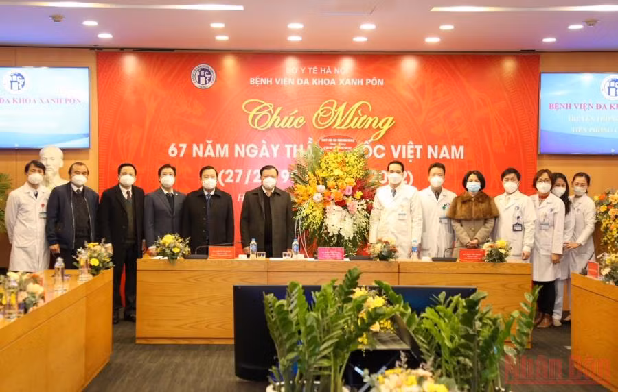 Nâng cao chất lượng phục vụ, xây dựng hình ảnh y tế Thủ đô -0