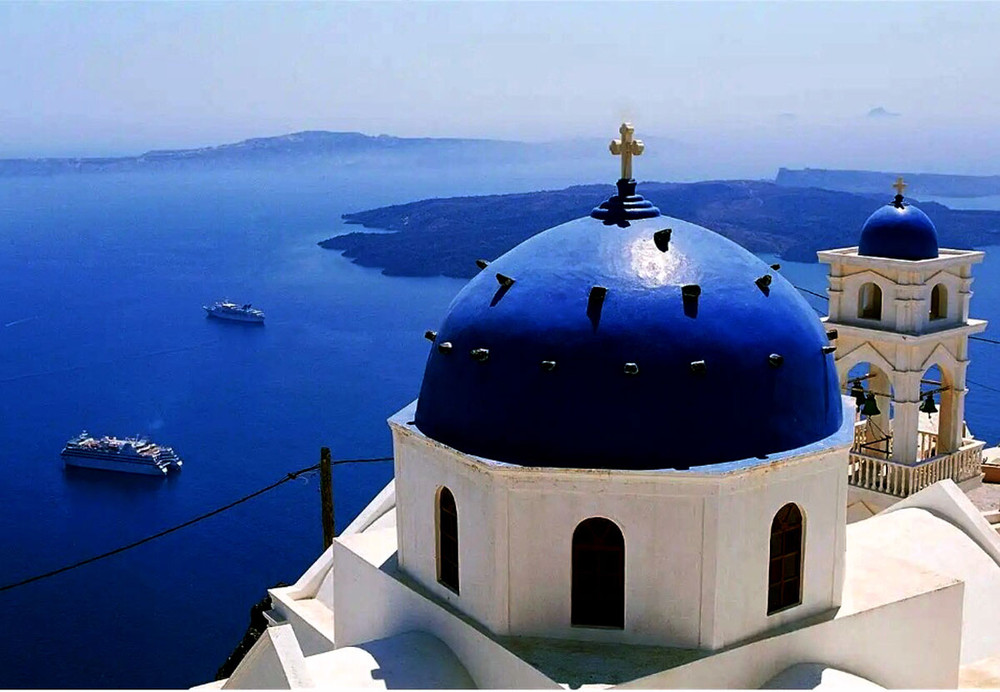 Những mái vòm xanh làm nên vẻ đẹp tuyệt mỹ cho đảo thiên đường Santorini. Kỳ 1: Nơi những vị thần vẫn ngự trị trên đỉnh thiêng -0