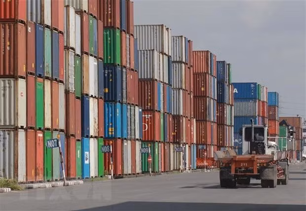 Các container hàng hóa tại Tân cảng Cát Lái.