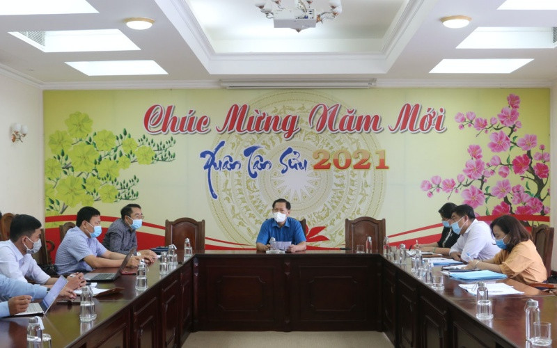 UBND tỉnh An Giang tổ chức buổi làm việc cung cấp thông tin cho báo chí về việc xả thải của chợ đầu mối thủy hải sản. Không phép xả thải, chợ đầu mối thủy hải sản tuyên bố không nghỉ ngày nào -0
