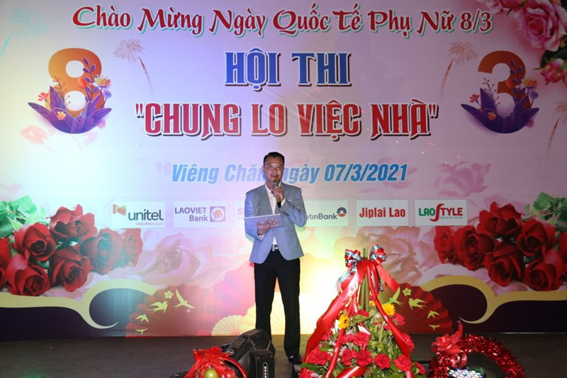 Ông Lê Anh Đức, Phó Chủ tịch thường trực Hội người Việt Nam thủ đô Vientiane mong muốn hội thi là một dịp để kết nối cộng đồng thêm phần đoàn kết. Kiều bào Lào với Ngày Quốc tế Phụ nữ năm 2021 -0