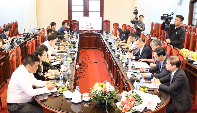 Giao lưu trực tuyến 