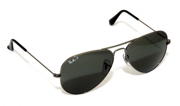 Kính râm Ray-Ban Aviator. Ảnh: Wikimedia Commons. Bảy vật dụng phổ biến ban đầu được phát minh để dùng trong quân đội -0