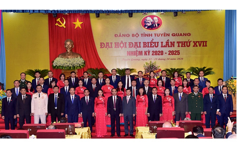 Ban Chấp hành Đảng bộ tỉnh Tuyên Quang khóa 17, nhiệm kỳ 2020-2025 ra mắt Đại hội. Đồng chí Chẩu Văn Lâm tái đắc cử Bí thư Tỉnh ủy Tuyên Quang -0