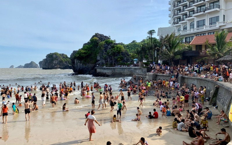 Bãi biển Cát Bà. Các địa phương chủ động phòng, chống dịch Covid-19 -0