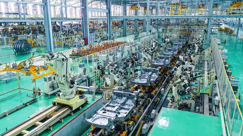 Dây chuyền hàn tự động của Nhà máy Thaco Mazda.