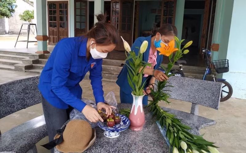 Chúng con luôn bên Mẹ -0