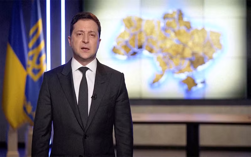 Tổng thống Ukraine Zelenskiy nói tiếng Nga trong bài phát biểu tại Kiev, ngày 24/2. (Ảnh: Reuters)