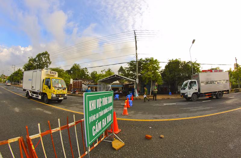 Hậu Giang duy trì các chốt kiểm soát phòng, chống dịch khu vực cửa ngõ ra, vào tỉnh.