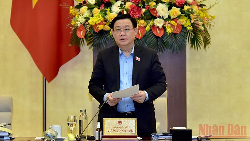 Chủ tịch Quốc hội Vương Đình Huệ phát biểu kết thúc đợt 1 phiên họp. Ảnh: Duy Linh