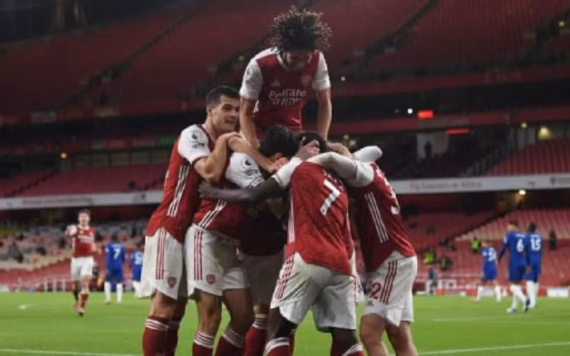 Các cầu thủ Arsenal mừng trận thắng lớn 3-1 trước Chelsea.