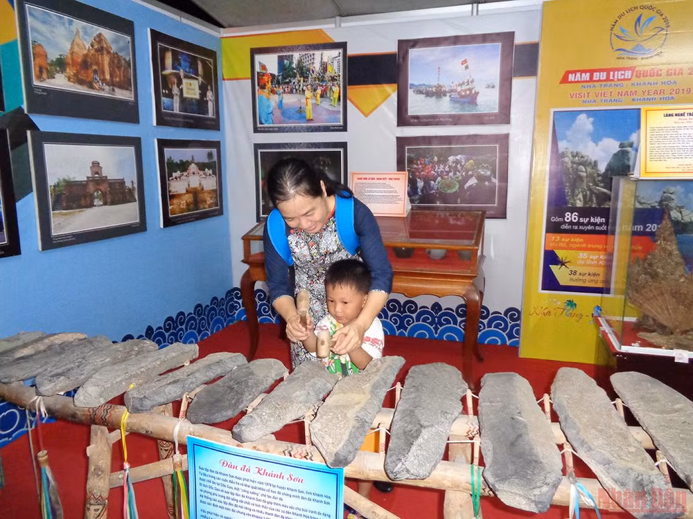 Lời mời chào thân thiện hè 2022 từ phố biển -0