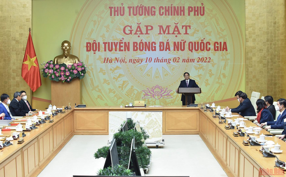 Thủ tướng chân thành cảm ơn và gửi lời chúc mừng nồng nhiệt nhất, nhiệt liệt biểu dương toàn thể Đội tuyển bóng đá nữ quốc gia dưới sự dẫn dắt của Huấn luyện viên Mai Đức Chung và Ban huấn luyện. Chiến thắng có giá trị truyền cảm hứng, lan tỏa những điều tốt đẹp trong xã hội -0
