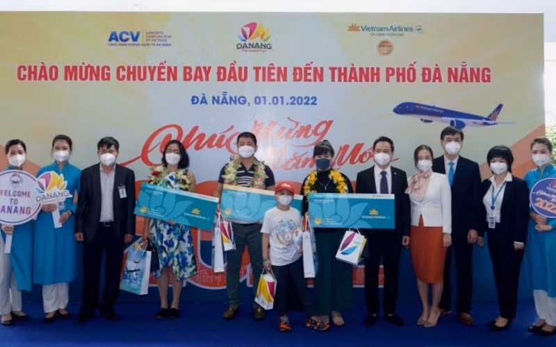 Đà Nẵng đón đoàn khách du lịch nội địa đầu tiên trong năm mới 2022.