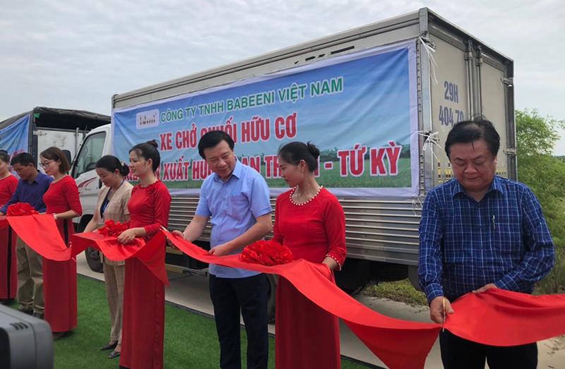 Lãnh đạo Bộ Nông nghiệp và Phát triển nông thôn, lãnh đạo tỉnh Hải Dương cắt băng xuất khẩu chuyến hàng lúa, chuối hữu cơ đầu tiên ở xã An Thanh. Lễ hội Lúa rươi hữu cơ Tứ Kỳ -0