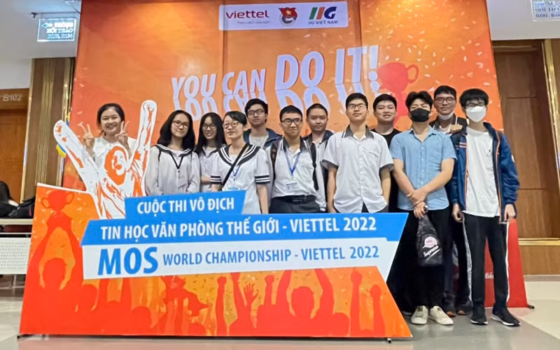 Trường Trung học phổ thông Chuyên Lê Hồng Phong (Nam Định) “thắng lớn” tại vòng thi cấp quốc gia Cuộc thi Vô địch tin học văn phòng thế giới-Viettel 2022.