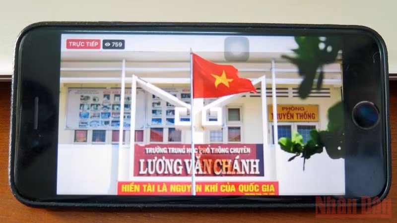 Phú Yên khai giảng năm học mới bằng hình thức trực tuyến -0