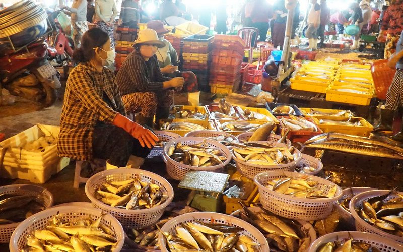 Thực hiện nghiêm mang khẩu trang. Cảng cá Thọ Quang nỗ lực duy trì hoạt động cùng chống dịch -0