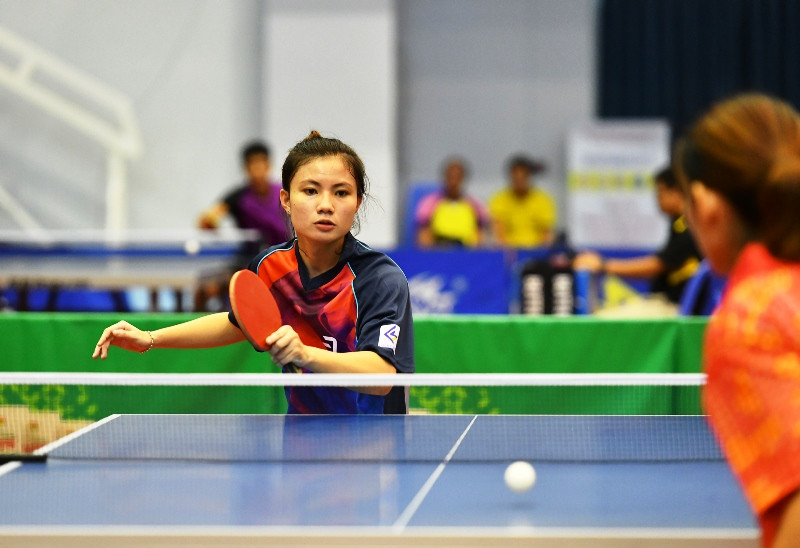 VĐV Phan Khởi Quyên (Vĩnh Long), một trong những gương mặt sáng giá cho danh hiệu hoa khôi năm nay. “Hoa khôi” bên bàn bóng -0