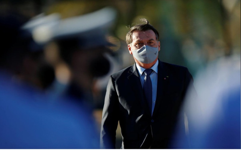 Tổng thống Brazil Bolsonaro tham dự một lễ kỷ niệm tại Brasilia, ngày 23-6. (Ảnh: Reuters) Mỹ vượt ngưỡng ba triệu ca Covid-19 -0