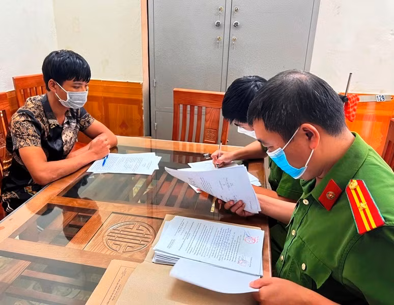 Đối tượng Bùi Văn Khánh tại cơ quan điều tra.