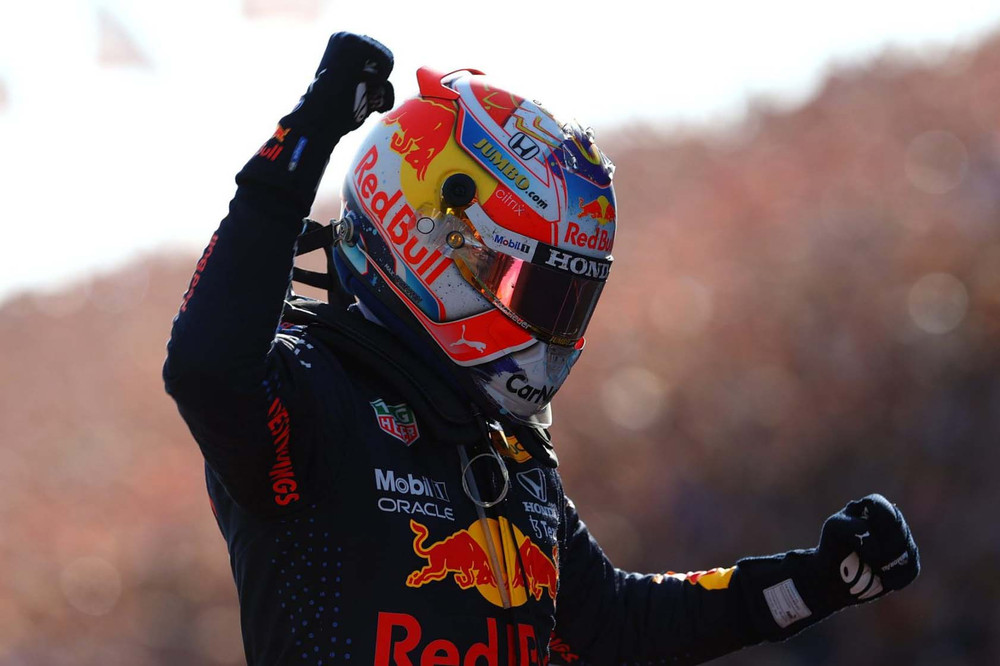 Verstappen lên ngôi trên sân nhà. (Ảnh: F1)