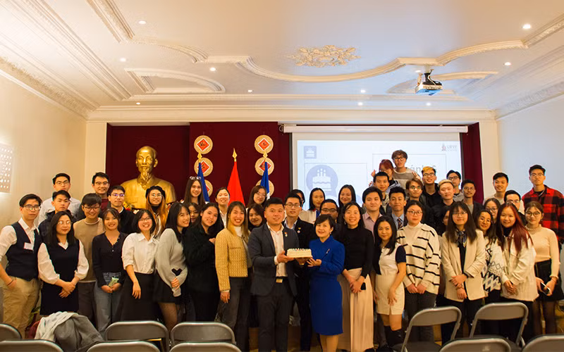 Ngày 12/3/2022 tại trụ sở Đại sứ quán Việt Nam tại Pháp, Hội Sinh viên Việt Nam tại Pháp (UEVF) đã tổ chức buổi gặp mặt nhân dịp kỷ niệm 18 năm thành lập. (ẢNH: UEVF)