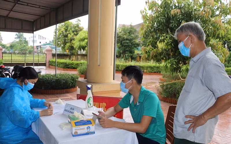 Các địa phương ở Hà Tĩnh đang khẩn trương truy vết các trường hợp liên quan đến hai ca dương tính với virus SARS-CoV-2.