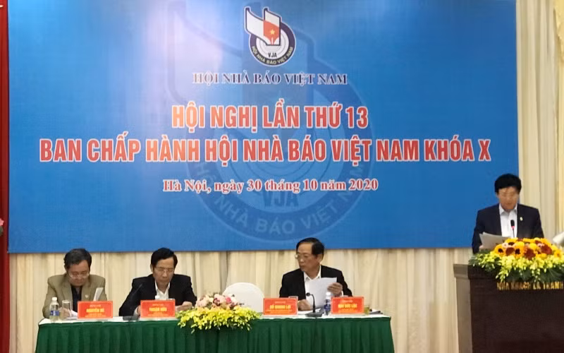Hội nghị lần thứ 13 Ban Chấp hành Hội Nhà báo Việt Nam khóa X