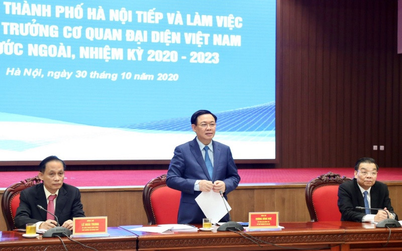 Bí thư Thành ủy Hà Nội Vương Đình Huệ phát biểu tại buổi làm việc (Ảnh: Duy Linh).