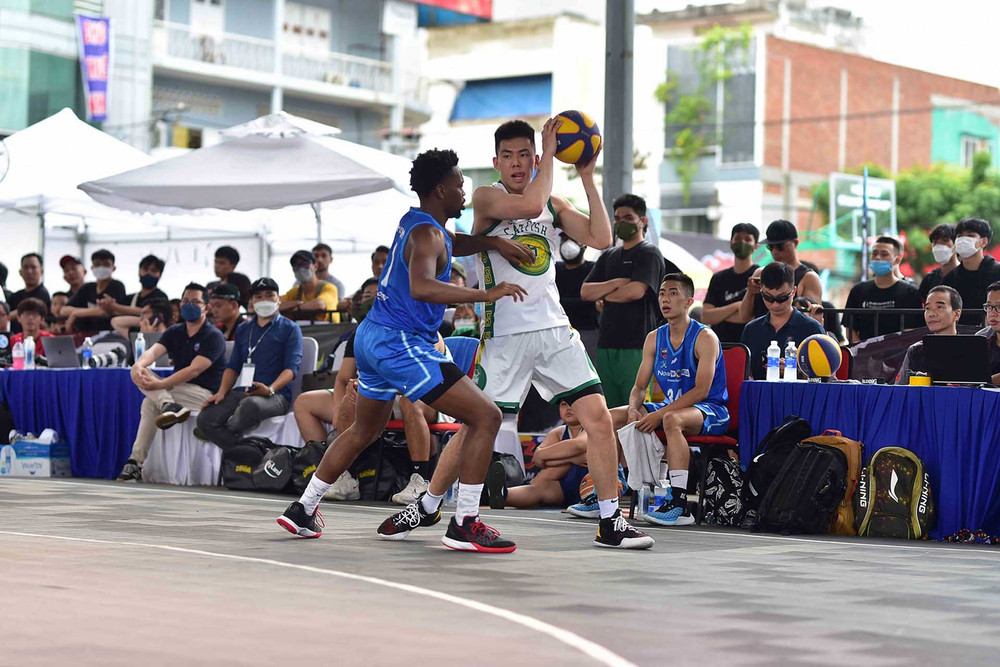 William Trần (Cantho Catfish) giúp Cantho Catfish giành ngôi nhì bảng B. VBA 3x3 bị tạm hoãn vì cơn mưa lớn -0