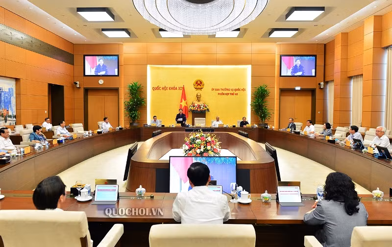 Công bố năm nghị quyết của Ủy ban Thường vụ Quốc hội