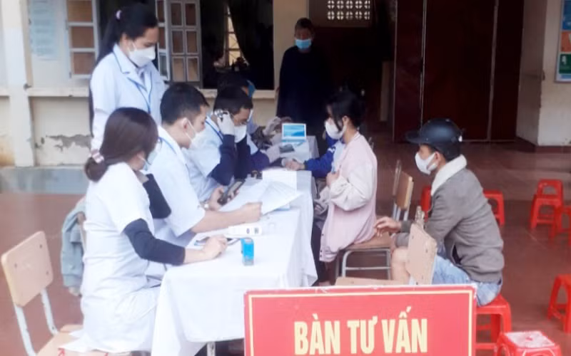 Hà Giang tiêm vaccine phòng Covid-19 (Đề nghị ghép) -0