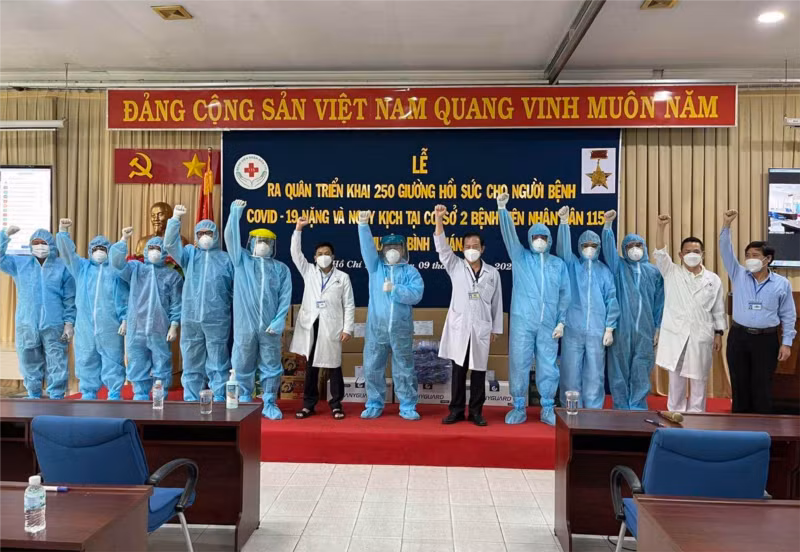 Bệnh viện Nhân dân 115 ra quân triển khai 250 giường hồi sức Covid-19 nguy kịch tại đặt tại Bệnh viện huyện Bình Chánh. (Ảnh: Bệnh viện Nhân dân 115)