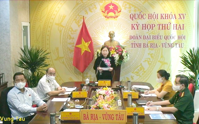 Đại biểu Nguyễn Thị Yến (đoàn đại biểu Quốc hội tỉnh Bà Rịa - Vũng Tàu) thảo luận trực tuyến tại điểm cầu Bà Rịa - Vũng Tàu. (Ảnh: quochoi.vn) Xét xử trực tuyến cần tiến hành thận trọng, từng bước chắc chắn -0