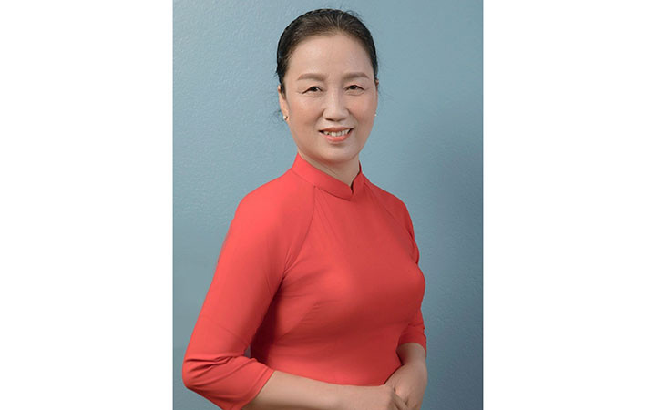 Nguyễn Thị Sâm Những đóa hoa giữa đời thường -0