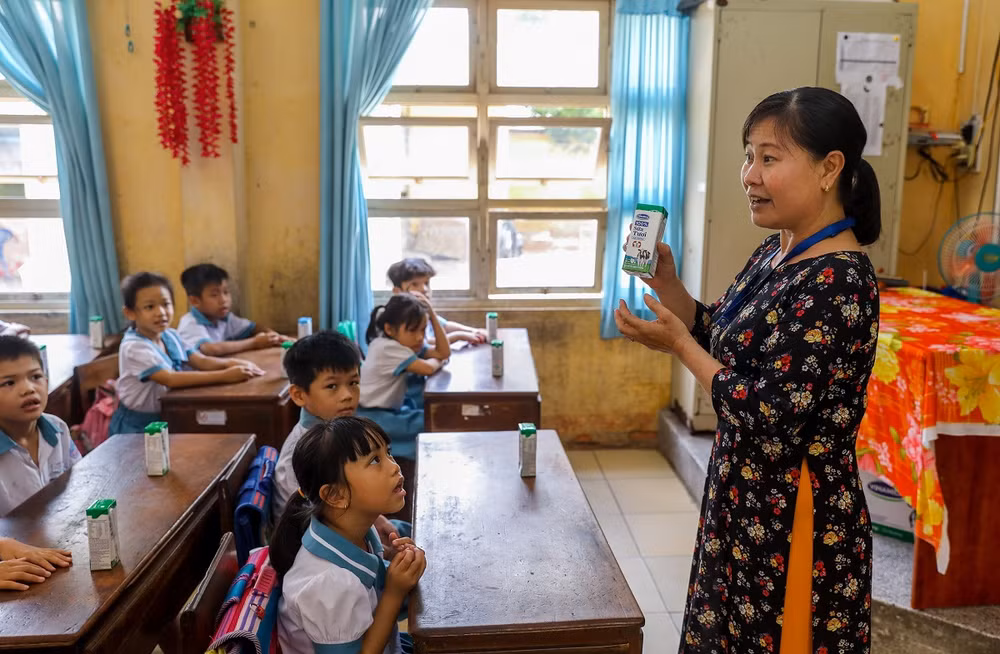 Niềm vui uống sữa học đường an toàn ảnh 1 2-1594039382239.jpg