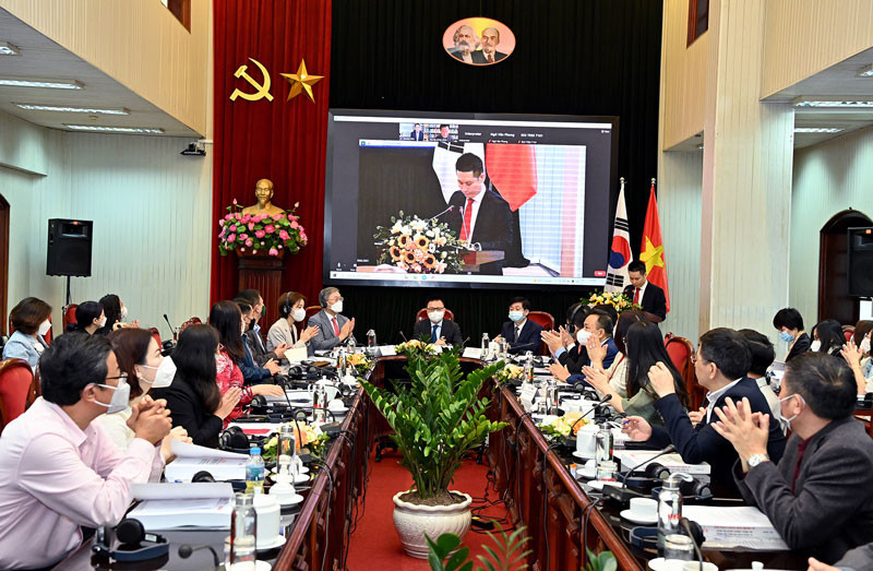 Hội thảo khoa học quốc tế  “Quản trị khủng hoảng thông tin trong bối cảnh đại dịch Covid-19”. 