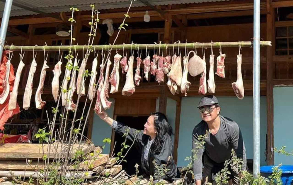 Ngày Tết, người Thái thường làm món thịt lợn gác bếp để chế biến nhiều món đặc sản dân tộc. Ngọc Chiến - bản tình ca của núi rừng Tây Bắc -0
