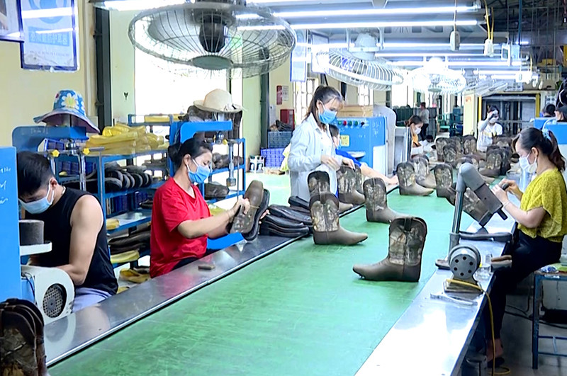 Các khu công nghiệp tại huyện Phù Yên của Sơn La đã hoạt động trở lại sau một thời gian tạm ngừng phòng, chống dịch. Quy định mới đối với người đến tỉnh Sơn La -0
