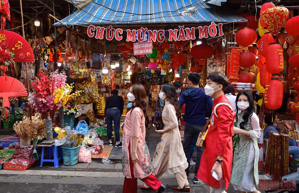 Hà Nội “thay áo mới” rực rỡ đón Xuân Nhâm Dần 2022 -0