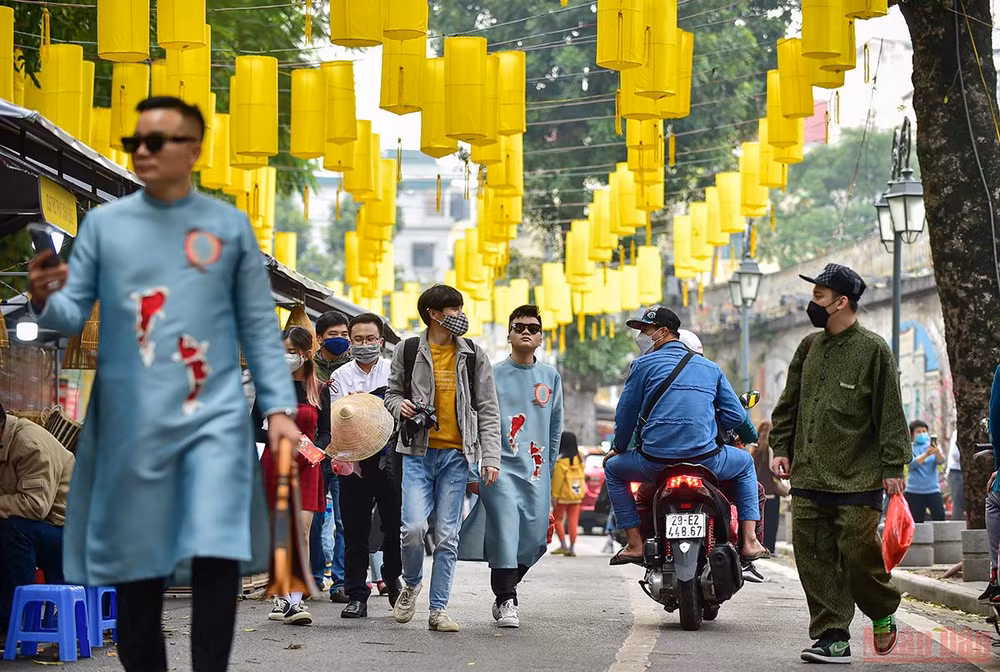 Hà Nội “thay áo mới” rực rỡ đón Xuân Nhâm Dần 2022 -0