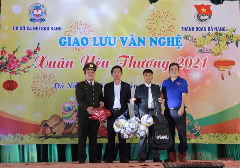 Mang Xuân đến với thiếu niên lầm lỡ -0
