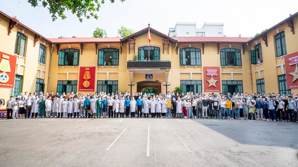 Tất cả các y bác sĩ đều được tiêm phòng 2 mũi vaccine phòng Covid-19 và xét nghiệm âm tính trước khi lên đường chống dịch. 3-1628214304973.jpg