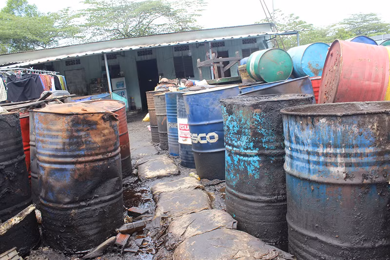 Cơ sở tái chế chất thải nguy hại gây ô nhiêm môi trường -0